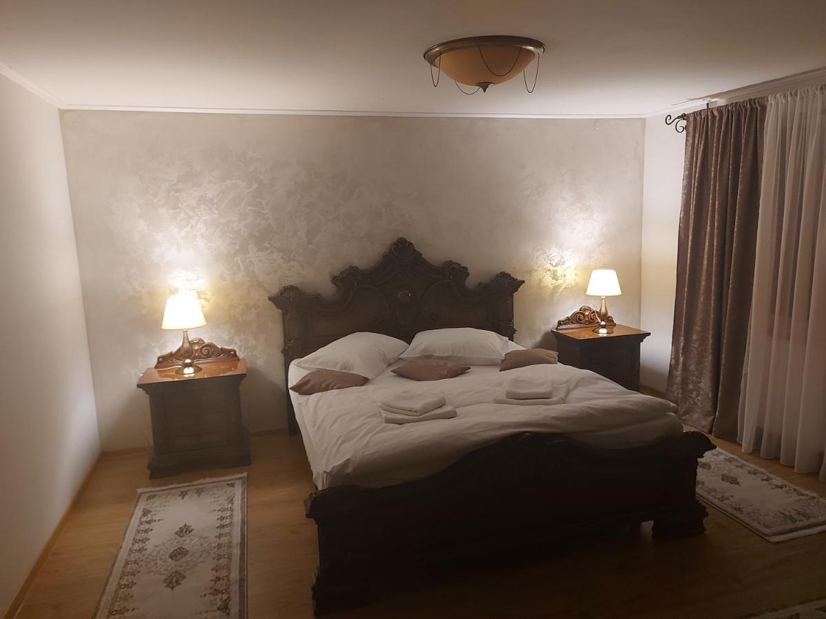 Casa Luca Hotel Moldova Noua Exterior foto